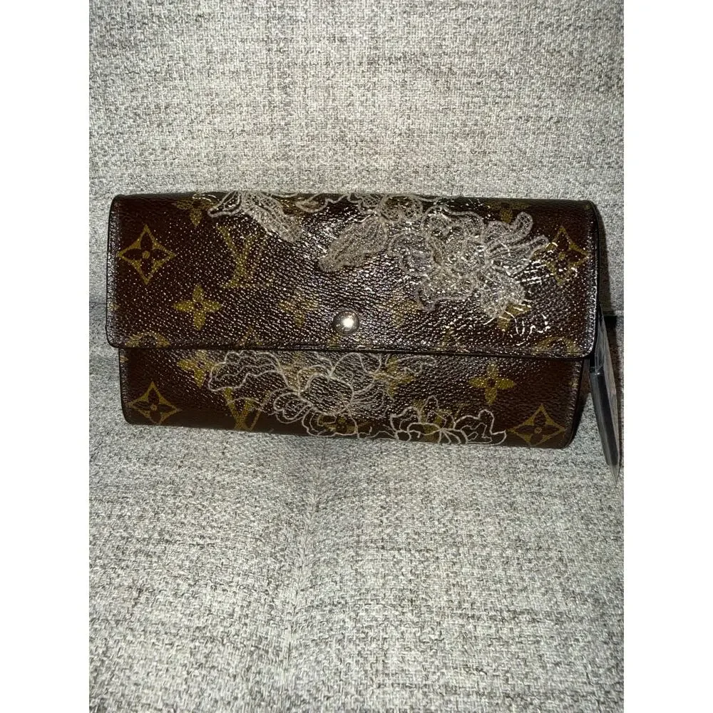LV Limited Edition Monogram Dentelle Sarah Wallet (Gold Lurex Lace Embroidery)